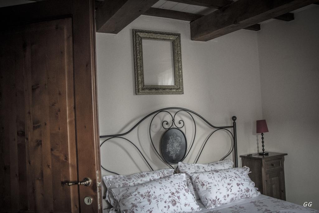 Вілла Mons Major Relais Montemaggiore al Metauro Номер фото