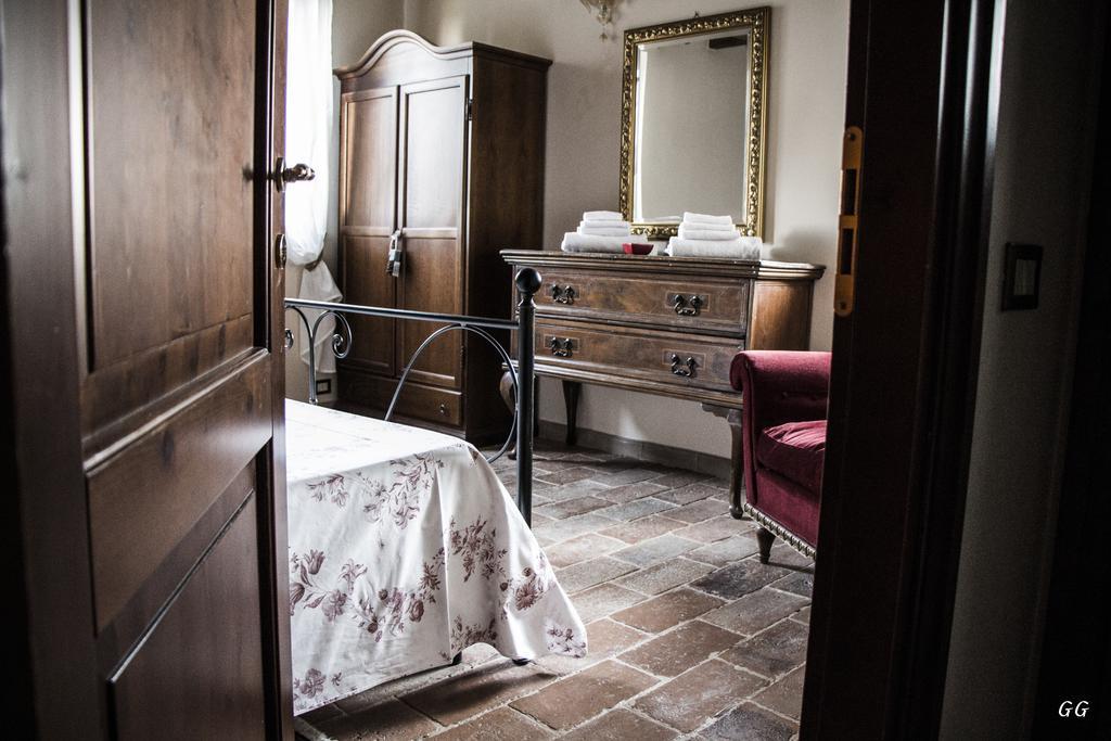 Вілла Mons Major Relais Montemaggiore al Metauro Номер фото